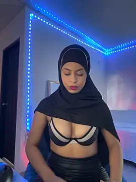 Snapshot of JannaNader12 chatting on 10/19/25, 04:51 JannaNader12 online show from 10/19/25, 04:51