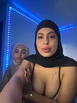 Snapshot of JannaNader12 chatting on 11/22/25, 11:37 JannaNader12 online show from 11/22/25, 11:37