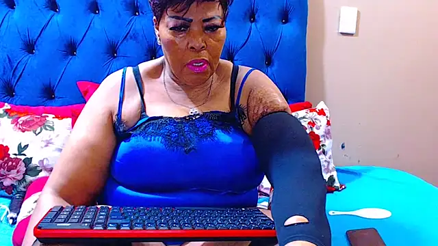 ebonycandy10 online show from 09/11/25, 04:23