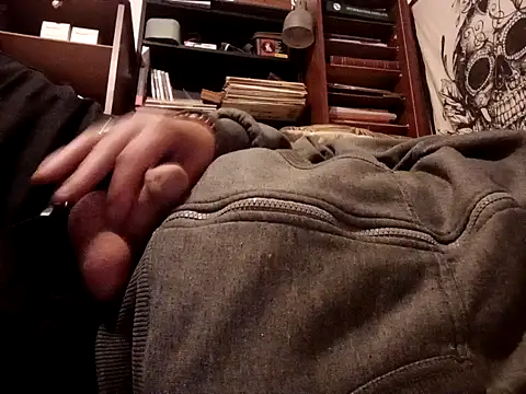 Snapshot of casanuevo chatting on 11/18/25, 10:03 casanuevo online show from 11/18/25, 10:03