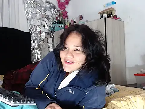 Snapshot of melissa4855 chatting on 01/25/25, 12:59 melissa4855 online show from 01/25/25, 12:59