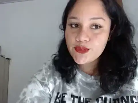 Snapshot of melissa4855 chatting on 02/01/25, 02:05 melissa4855 online show from 02/01/25, 02:05