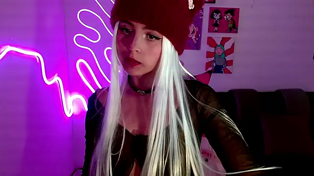 Snapshot of Kind_Scarlett chatting on 01/18/25, 11:44 Kind Scarlett online show from 01/18/25, 11:44