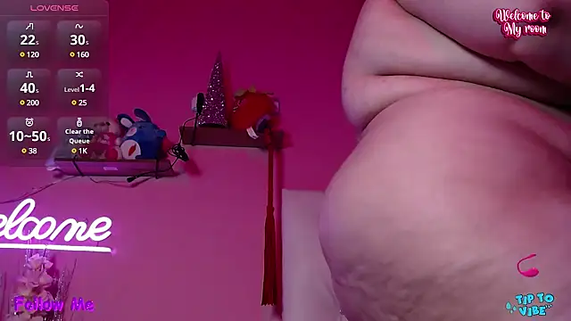 Snapshot of HECATE_23 chatting on 02/22/25, 01:13 HECATE 23 online show from 02/22/25, 01:13