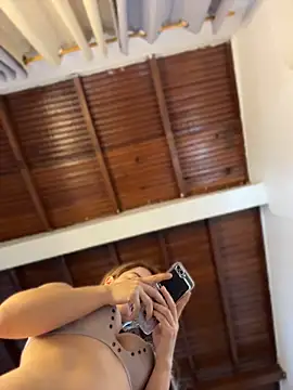 emiss  online show from 04/08/26, 02:50