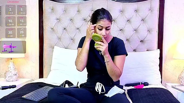 Snapshot of MontVta chatting on 03/10/26, 11:59 MontVta online show from 03/10/26, 11:59