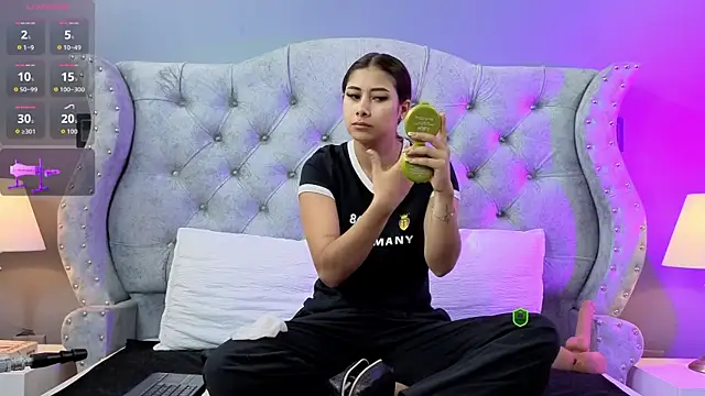 Snapshot of MontVta chatting on 04/07/26, 12:16 MontVta online show from 04/07/26, 12:16