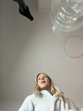 streetdoll online show from 02/08/26, 07:12