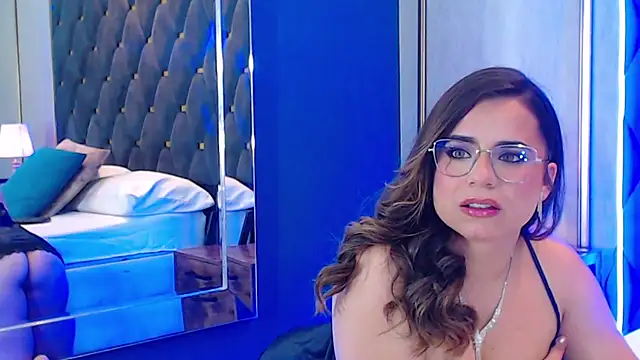 ThaniaJones online show from 11/21/25, 03:11