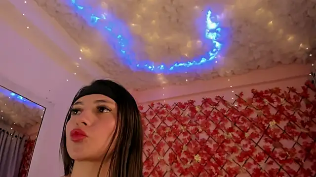 Snapshot of Sweet_Candies chatting on 03/03/25, 02:15 Sweet Candies online show from 03/03/25, 02:15