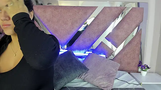 PaulinaDuarte online show from 10/28/25, 10:52