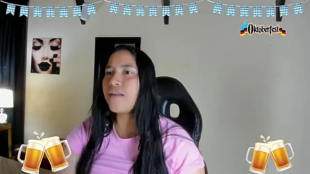 Snapshot of EmiliWilliams chatting on 09/24/25, 12:25 EmiliWilliams online show from 09/24/25, 12:25