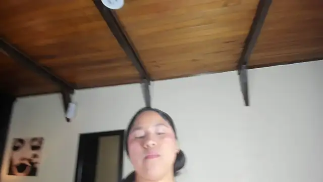 Snapshot of EmiliWilliams chatting on 10/11/25, 12:10 EmiliWilliams online show from 10/11/25, 12:10