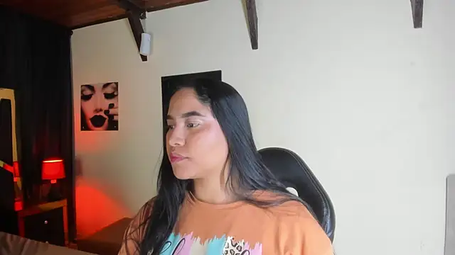 Snapshot of EmiliWilliams chatting on 10/11/25, 11:58 EmiliWilliams online show from 10/11/25, 11:58