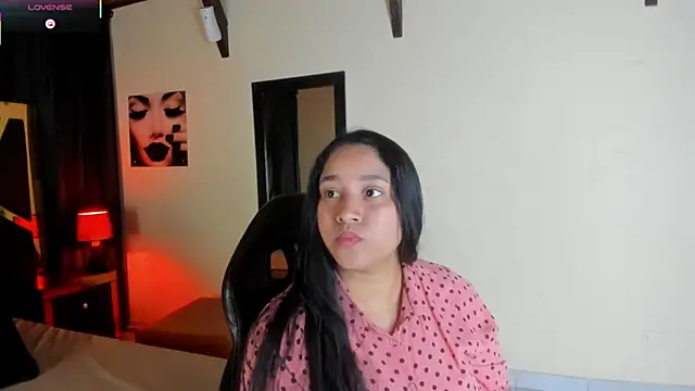 Snapshot of EmiliWilliams chatting on 10/18/25, 11:38 EmiliWilliams online show from 10/18/25, 11:38