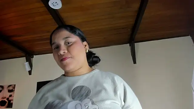 Snapshot of EmiliWilliams chatting on 11/14/25, 12:42 EmiliWilliams online show from 11/14/25, 12:42