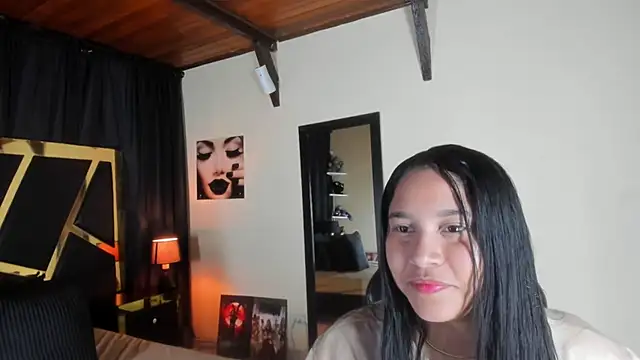 Snapshot of EmiliWilliams chatting on 11/14/25, 11:46 EmiliWilliams online show from 11/14/25, 11:46