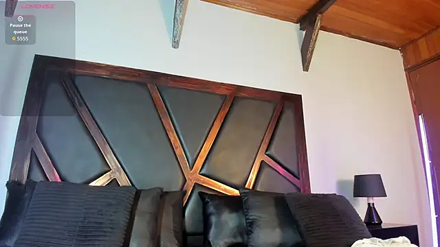 Snapshot of EmiliWilliams chatting on 02/11/26, 09:53 EmiliWilliams online show from 02/11/26, 09:53