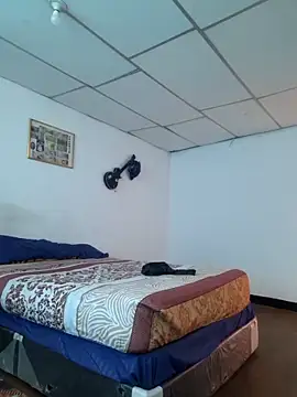 andresbigcock9 online show from 04/12/26, 08:36