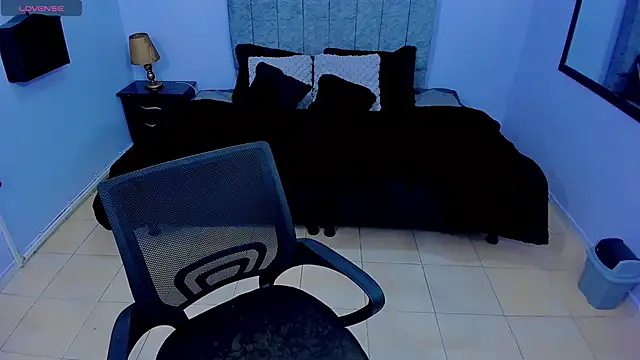 Lana stone  online show from 01/24/25, 03:22