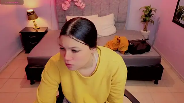 Lana stone  online show from 11/03/25, 03:30