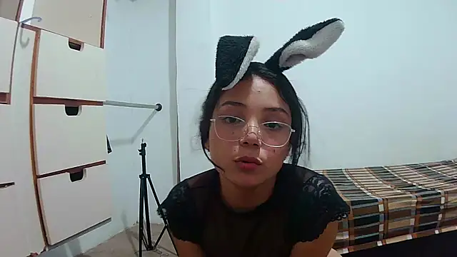 linzeysmith4 online show from 03/15/25, 06:58