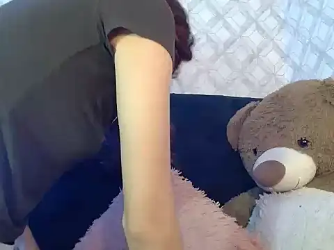 Emma-Wilson online show from 04/15/26, 04:36