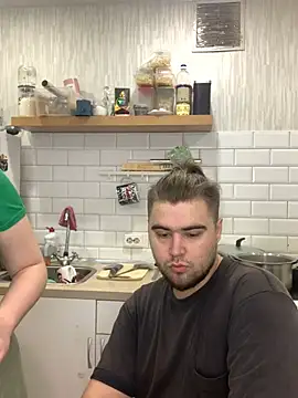 Pair of Gods  online show from 02/06/25, 11:54