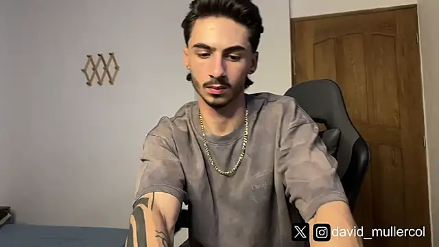 Snapshot of David_Brown18 chatting on 02/08/25, 01:00 David Brown18 online show from 02/08/25, 01:00