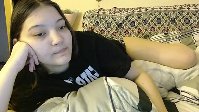 Snapshot of AlisaDevis chatting on 01/19/25, 10:06 AlisaDevis online show from 01/19/25, 10:06