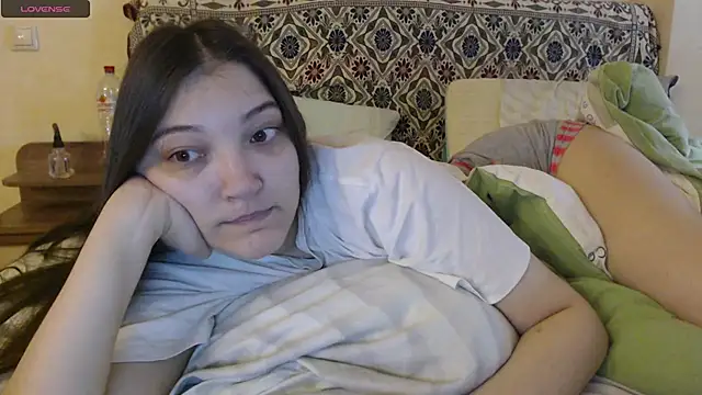 Snapshot of AlisaDevis chatting on 11/02/25, 12:07 AlisaDevis online show from 11/02/25, 12:07