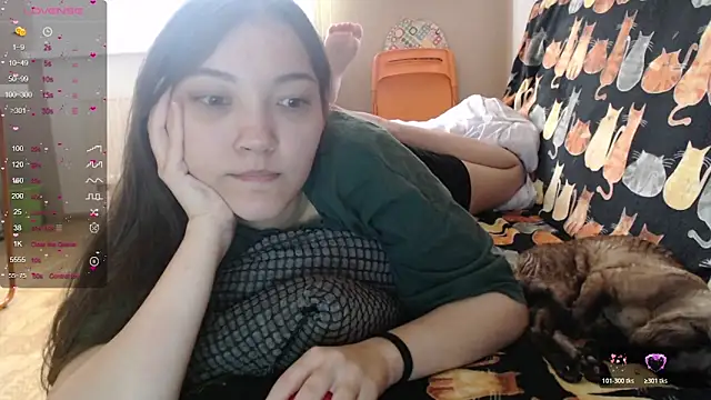 Snapshot of AlisaDevis chatting on 11/15/25, 08:11 AlisaDevis online show from 11/15/25, 08:11