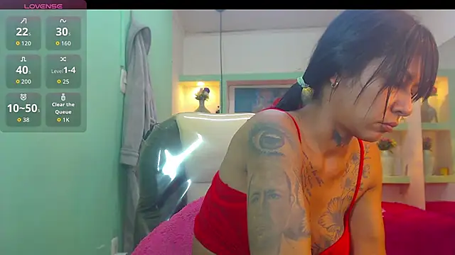 Snapshot of lorenapinto chatting on 05/23/26, 03:45 lorenapinto online show from 05/23/26, 03:45