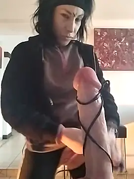 freyamoret online show from 01/07/25, 08:24