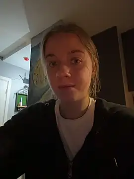 candy maggie online show from 11/15/25, 05:31