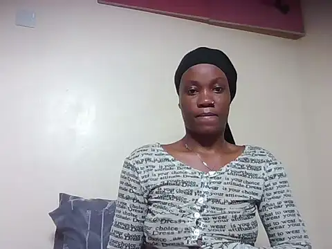 Snapshot of Creamy_candy17 chatting on 11/14/25, 10:51 Creamy candy17 online show from 11/14/25, 10:51