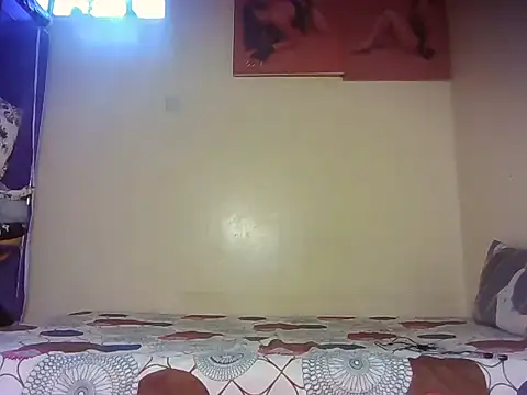 Snapshot of Creamy_candy17 chatting on 11/30/25, 01:48 Creamy candy17 online show from 11/30/25, 01:48