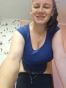 Snapshot of KristenVega chatting on 11/13/25, 11:53 KristenVega online show from 11/13/25, 11:53