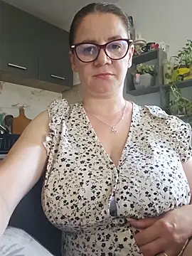 Snapshot of KristenVega chatting on 06/17/26, 07:55 KristenVega online show from 06/17/26, 07:55
