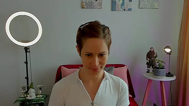 Snapshot of cuddlingbunny chatting on 12/07/24, 02:57 cuddlingbunny online show from 12/07/24, 02:57