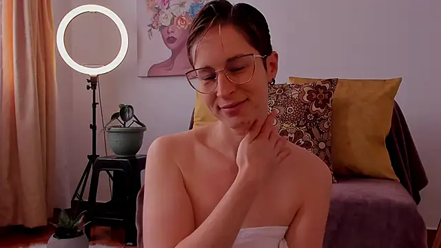 Snapshot of cuddlingbunny chatting on 02/23/25, 03:18 cuddlingbunny online show from 02/23/25, 03:18