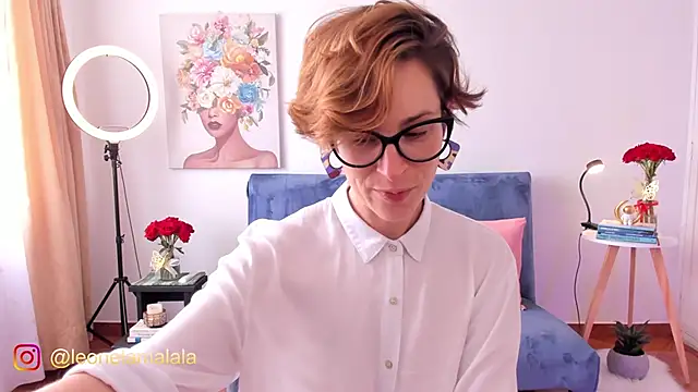 Snapshot of cuddlingbunny chatting on 10/05/25, 03:54 cuddlingbunny online show from 10/05/25, 03:54