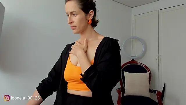 cuddlingbunny online show from 12/21/25, 06:15