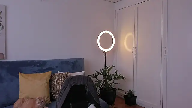 cuddlingbunny online show from 03/19/26, 06:01