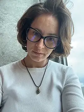 cuddlingbunny online show from 04/14/26, 05:41