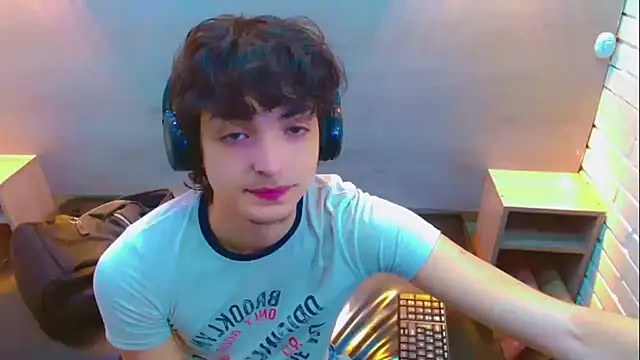 Sr BonnyEthan online show from 12/18/25, 01:50