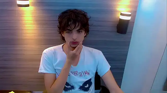 Snapshot of Sr_BonnyEthan chatting on 07/16/26, 01:06 Sr BonnyEthan online show from 07/16/26, 01:06