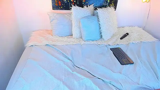 cloe bridgee online show from 12/22/24, 09:22