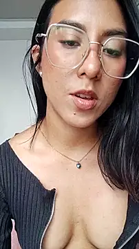 DaraBeckett online show from 04/11/26, 10:14