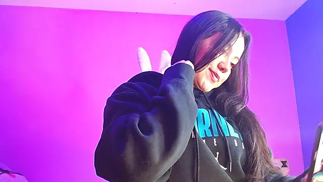 Snapshot of Isa-Jones chatting on 10/14/25, 03:40 Isa-Jones online show from 10/14/25, 03:40